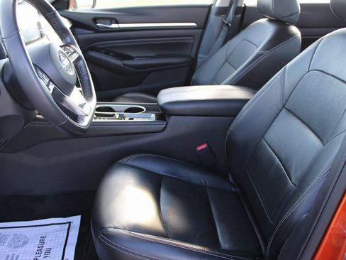 Used 2022 Nissan Altima 2.5 Platinum image 9