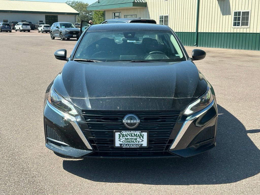 Used 2025 Nissan Altima 2.5 SV AWD/4WD image 35