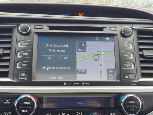 Used 2016 Toyota Highlander Limited image 26