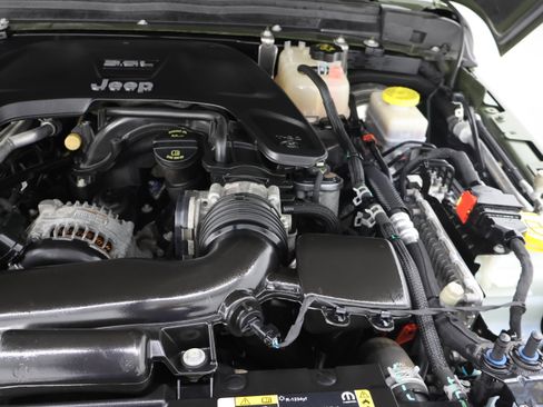Used 2021 Jeep Wrangler Unlimited Sport AWD/4WD image 16