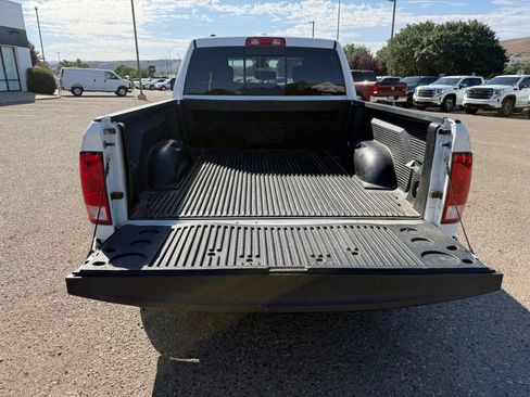 Used 2017 RAM 1500 Classic SLT AWD/4WD image 19