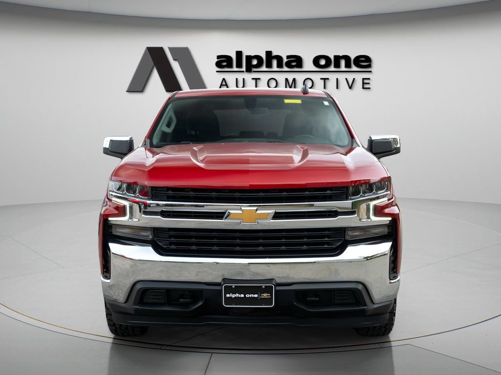 Used 2022 Chevrolet Silverado 1500 LT AWD/4WD image 2
