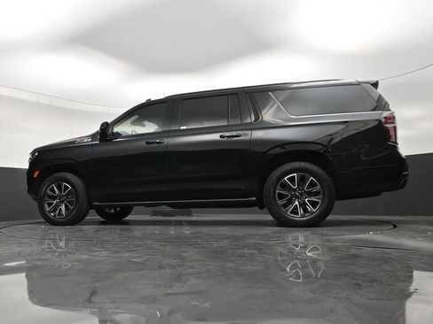 Used 2023 Chevrolet Suburban Z71 w/ Luxury Package AWD/4WD image 21
