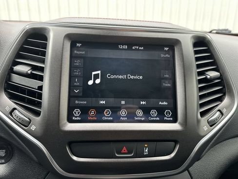 Used 2022 Jeep Cherokee Trailhawk w/ Trailer Tow Group AWD/4WD image 14