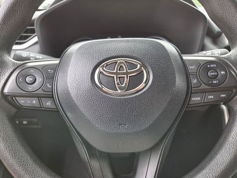 Used 2024 Toyota RAV4 XLE FWD image 33