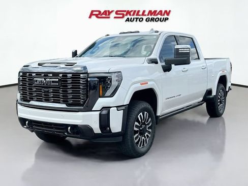 Used 2024 GMC Sierra 2500 Denali Ultimate AWD/4WD image 3