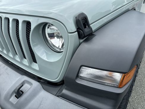 Used 2023 Jeep Wrangler Unlimited Sport AWD/4WD image 9