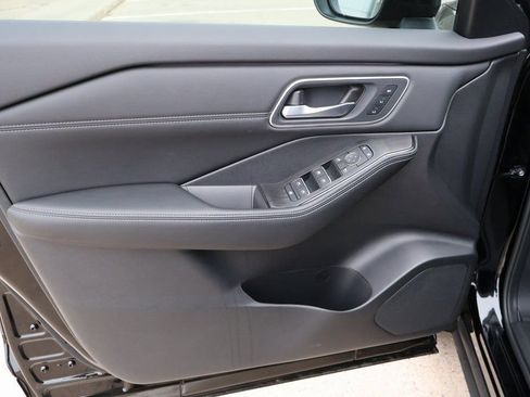 New 2026 Nissan Rogue Platinum w/ Platinum Premium Package image 12