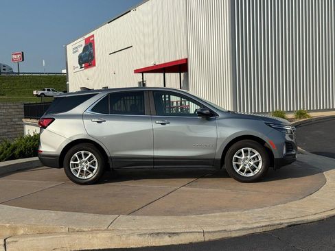 Used 2024 Chevrolet Equinox LT w/ LPO, Floor Liner Package FWD image 2