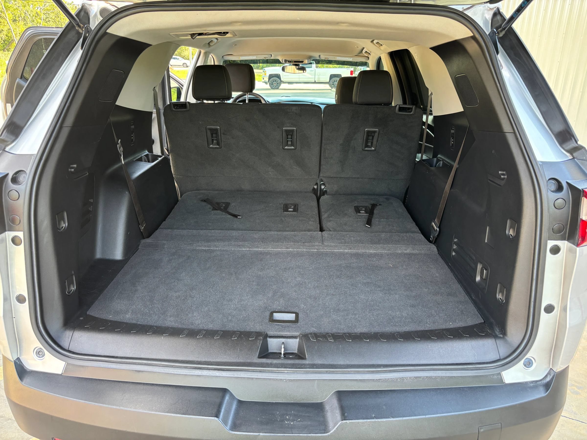 Used 2020 Chevrolet Traverse LS FWD image 33