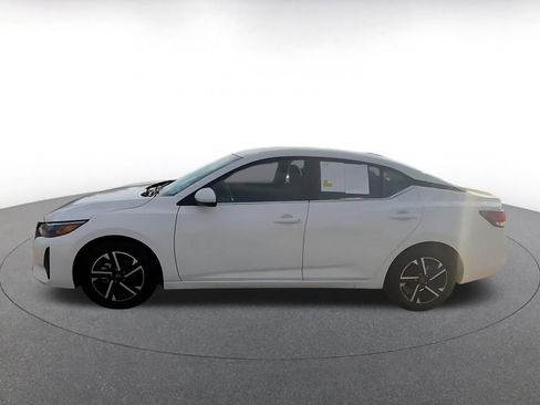 Used 2025 Nissan Sentra SV image 9