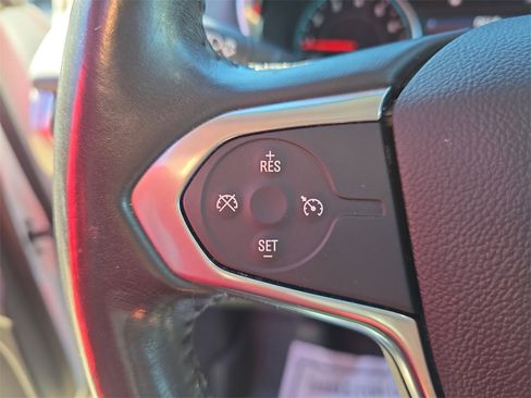 Used 2021 Chevrolet Traverse LT w/ LPO, Blackout Package image 17