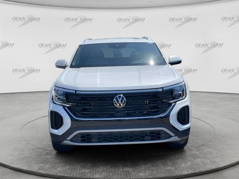 New 2026 Volkswagen Atlas Cross Sport SEL AWD/4WD image 3