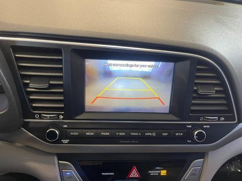 Used 2017 Hyundai Elantra SE FWD image 24