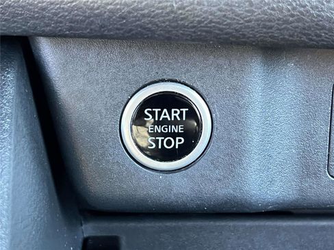 Certified 2022 Nissan Rogue SV image 39