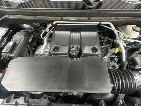 Used 2024 Chevrolet Colorado Z71 w/ LPO, Dark Essentials Package image 19