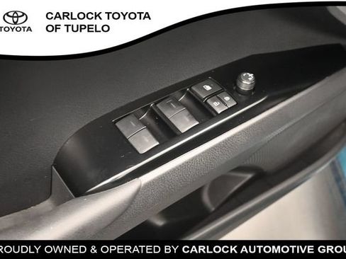 Used 2025 Toyota Camry SE FWD image 19