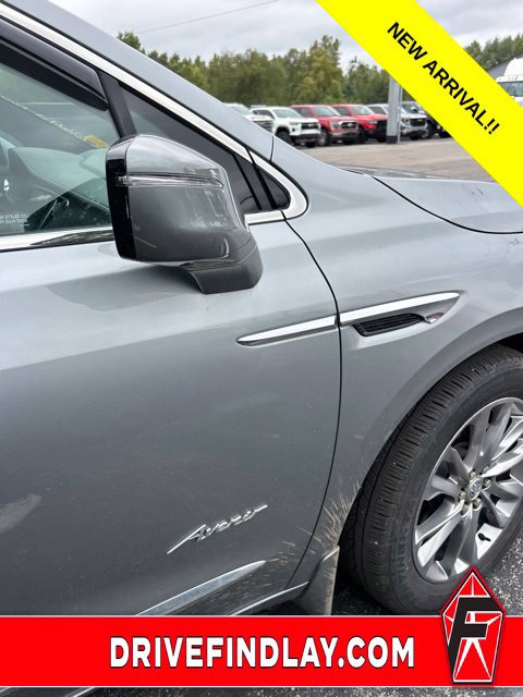 Used 2023 Buick Enclave Avenir w/ Avenir Technology Package AWD/4WD image 5