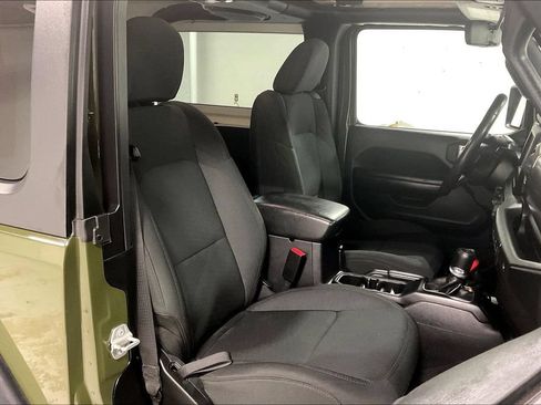 Used 2020 Jeep Wrangler Sport AWD/4WD image 9