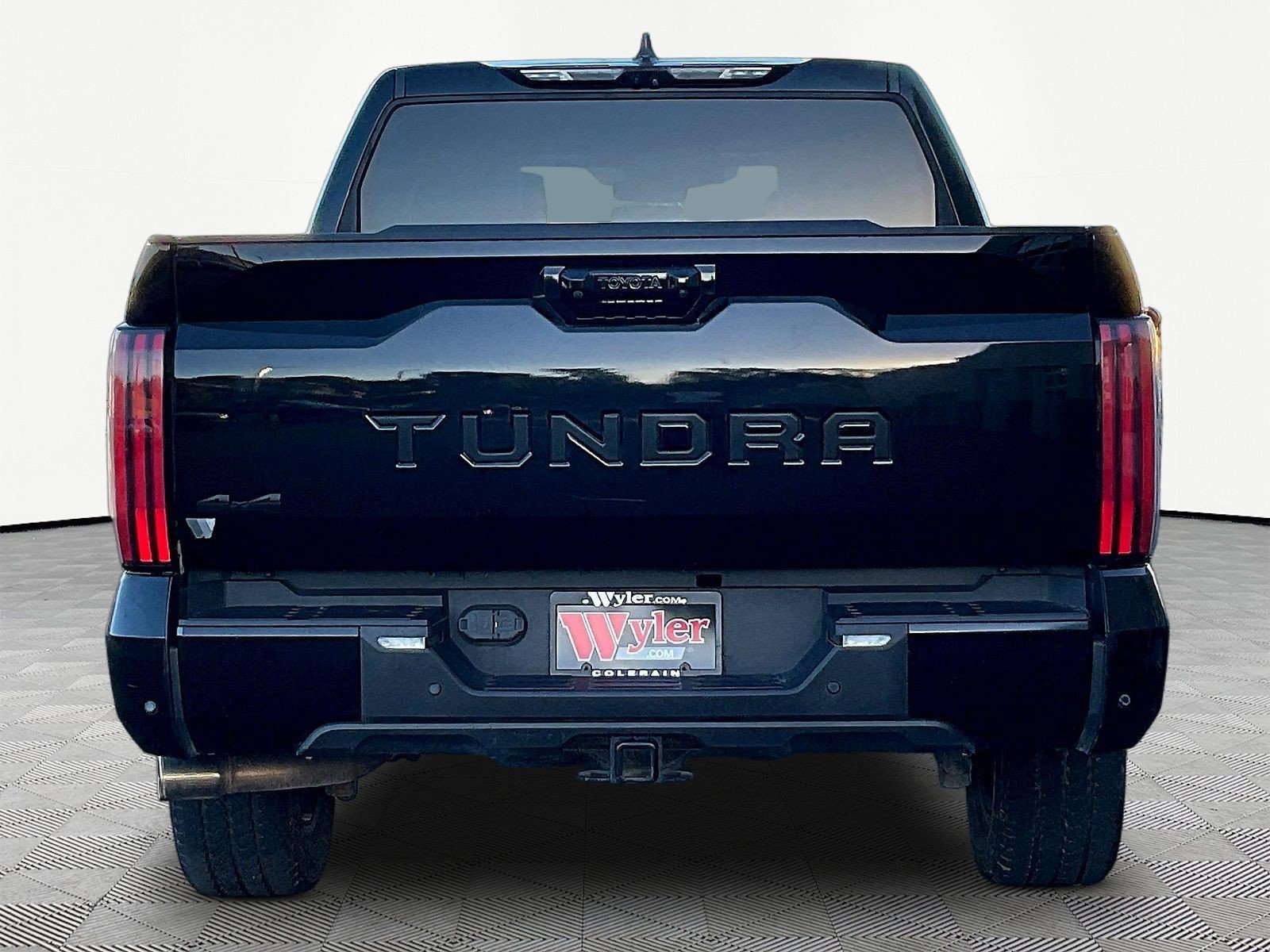 Used 2023 Toyota Tundra Platinum AWD/4WD image 5