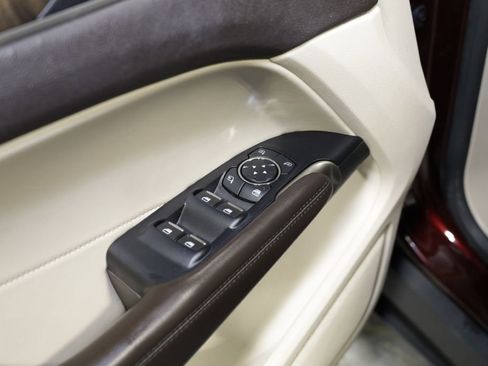 Used 2017 Lincoln MKC Reserve image 11