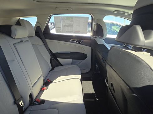 New 2026 Kia Sportage EX image 10