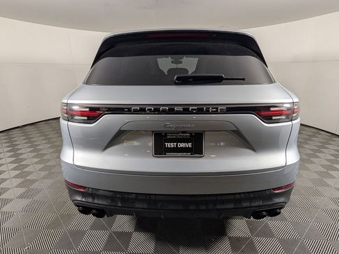 Certified 2023 Porsche Cayenne Platinum Edition image 6