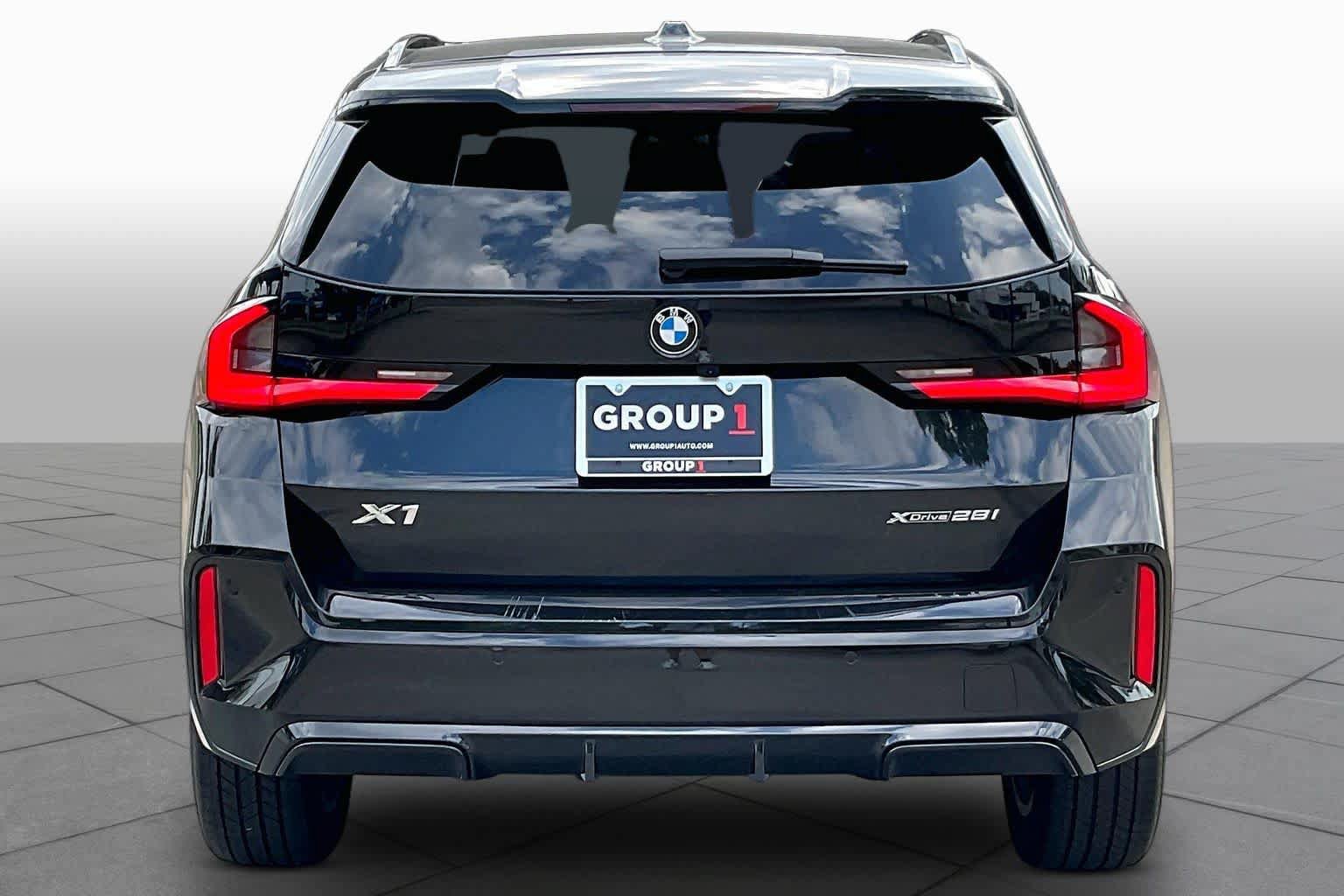 Used 2026 BMW X1 xDrive28i w/ M Sport Package AWD/4WD image 5