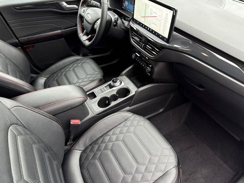 Used 2024 Ford Escape ST-Line Elite w/ Premium Technology Package image 16