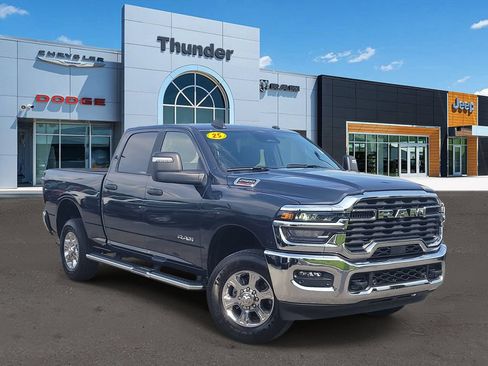 Used 2025 RAM 2500 Big Horn AWD/4WD image 1