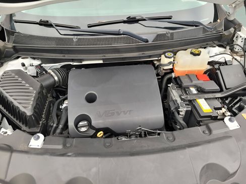 Used 2021 Chevrolet Traverse LT image 30