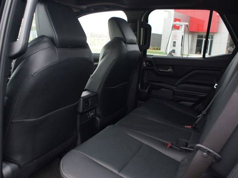 Used 2025 Toyota 4Runner Limited image 15