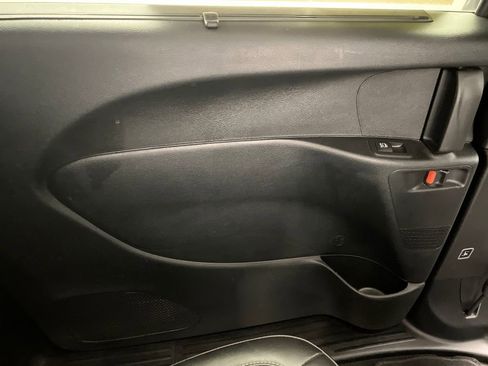 Used 2025 Chrysler Pacifica Select FWD image 19