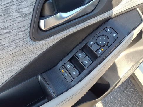 Used 2023 Nissan Rogue SV image 17