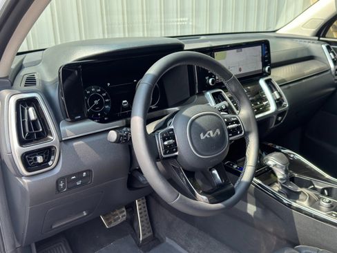 Used 2022 Kia Sorento SX FWD image 13