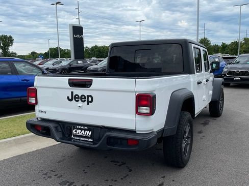 Used 2025 Jeep Gladiator Sport AWD/4WD image 8