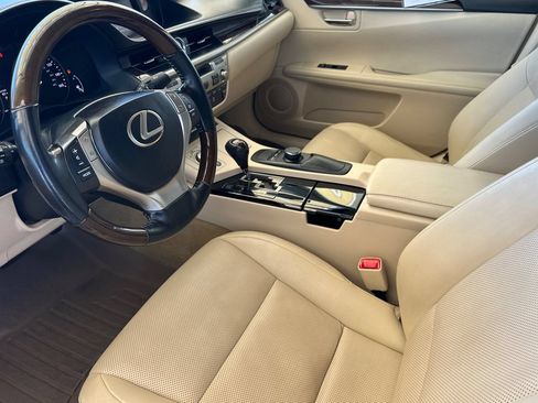Used 2015 Lexus ES 350 w/ Premium Package FWD image 10