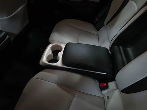 Used 2018 Toyota Prius Prime Advanced image 17