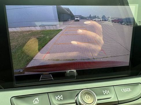 Used 2021 Chevrolet Blazer LT FWD image 23