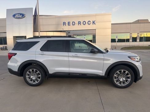 New 2026 Ford Explorer Active w/ Active Comfort Package AWD/4WD image 2