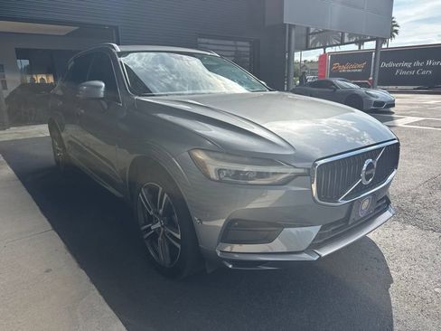 Used 2018 Volvo XC60 T5 Momentum w/ Vision Package AWD/4WD image 4