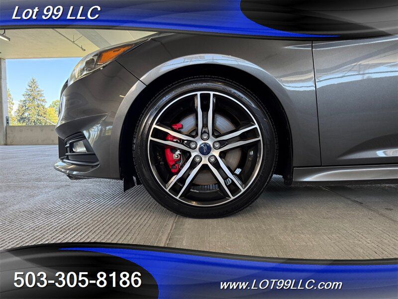 Used 2017 Ford Focus ST w/ Equipment Group 401A FWD image 25
