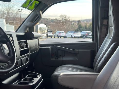 Used 2022 Chevrolet Express 2500 w/ Driver Convenience Package image 29