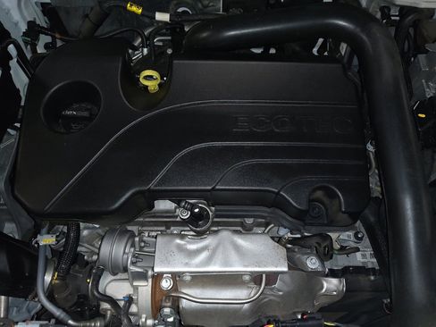 Used 2023 Chevrolet Equinox LT w/ Driver Convenience Package image 30