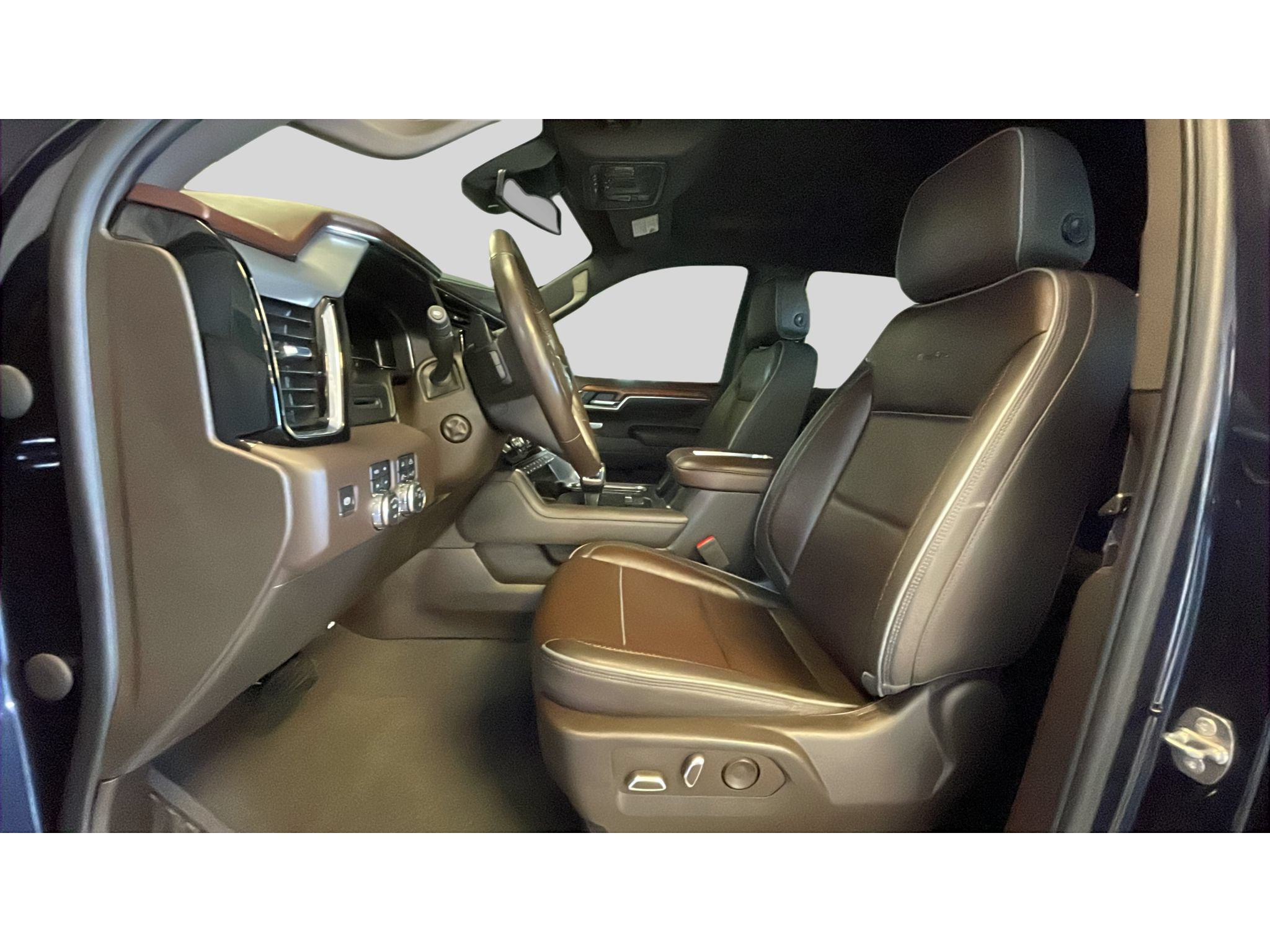 Used 2022 GMC Sierra 1500 Denali AWD/4WD image 11