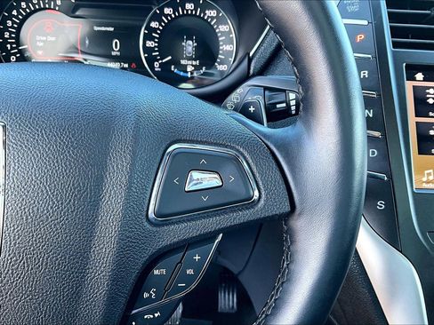 Used 2019 Lincoln MKC Reserve image 13