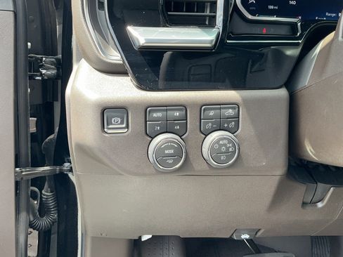 Used 2026 Chevrolet Silverado 3500 LT w/ All Star Edition AWD/4WD image 32