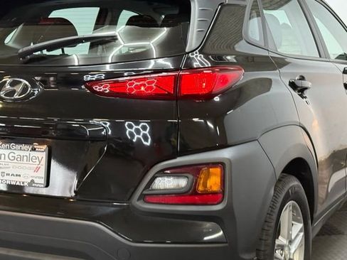 Used 2021 Hyundai Kona SE image 12