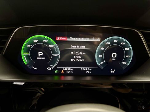 Used 2024 Audi Q8 e-tron Premium Plus w/ Premium Plus Package AWD/4WD image 29