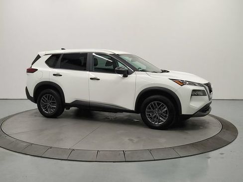 Used 2023 Nissan Rogue S AWD/4WD image 9